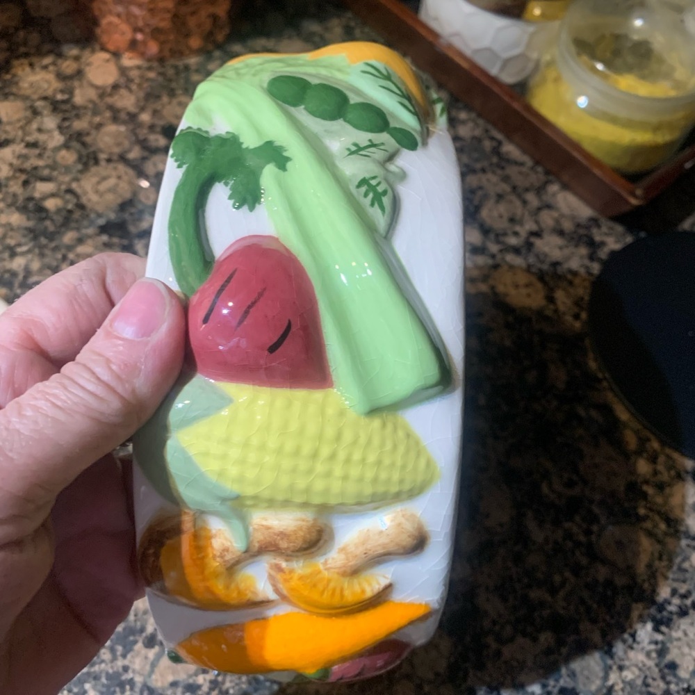Colorful Ceramic Lid with Vegetables - Picture 9 of 12